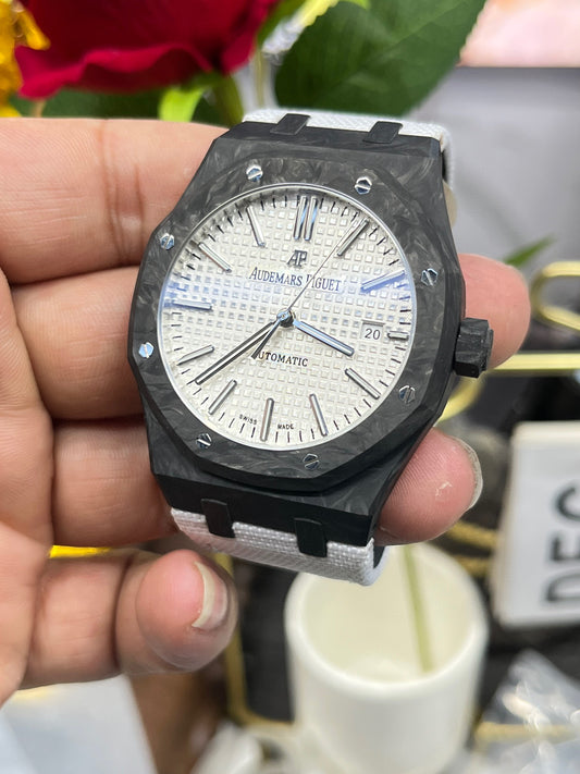 Audemars Piguet Royal Oak 15400 Карбоновый кастомный вариант