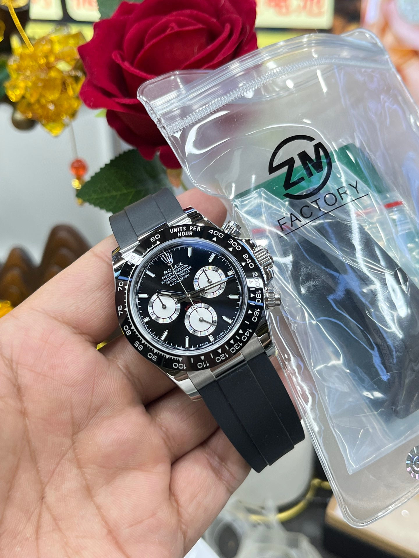 Rolex Cosmograph Daytona “Black Oysterflex” M126519LN-0002
