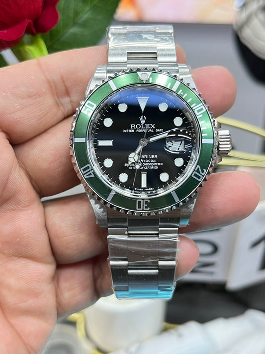 Rolex Submariner Date 116610LV "Hulk" – First Generation