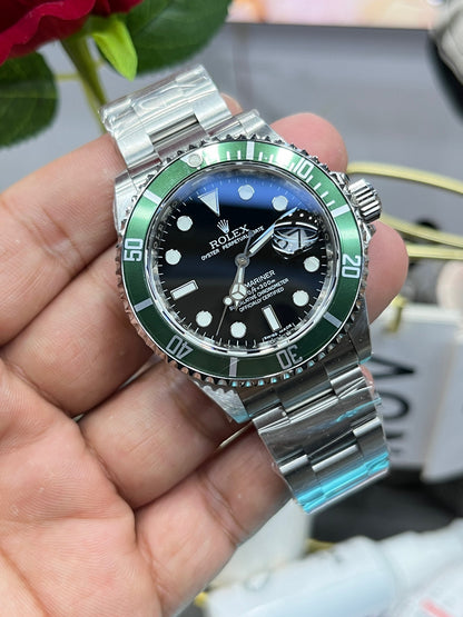 Rolex Submariner Date 116610LV "Hulk" – First Generation