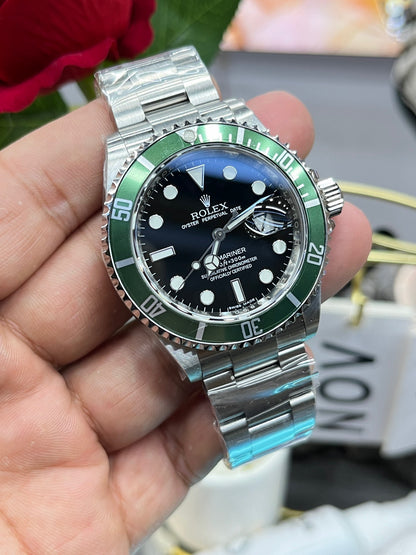 Rolex Submariner Date 116610LV "Hulk" – First Generation