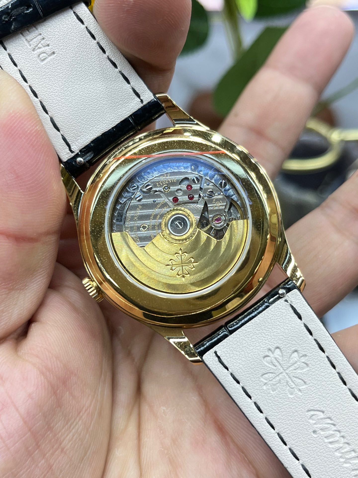 Patek Philippe Calatrava Manual-Winding 37mm – Ref. 5196J-001