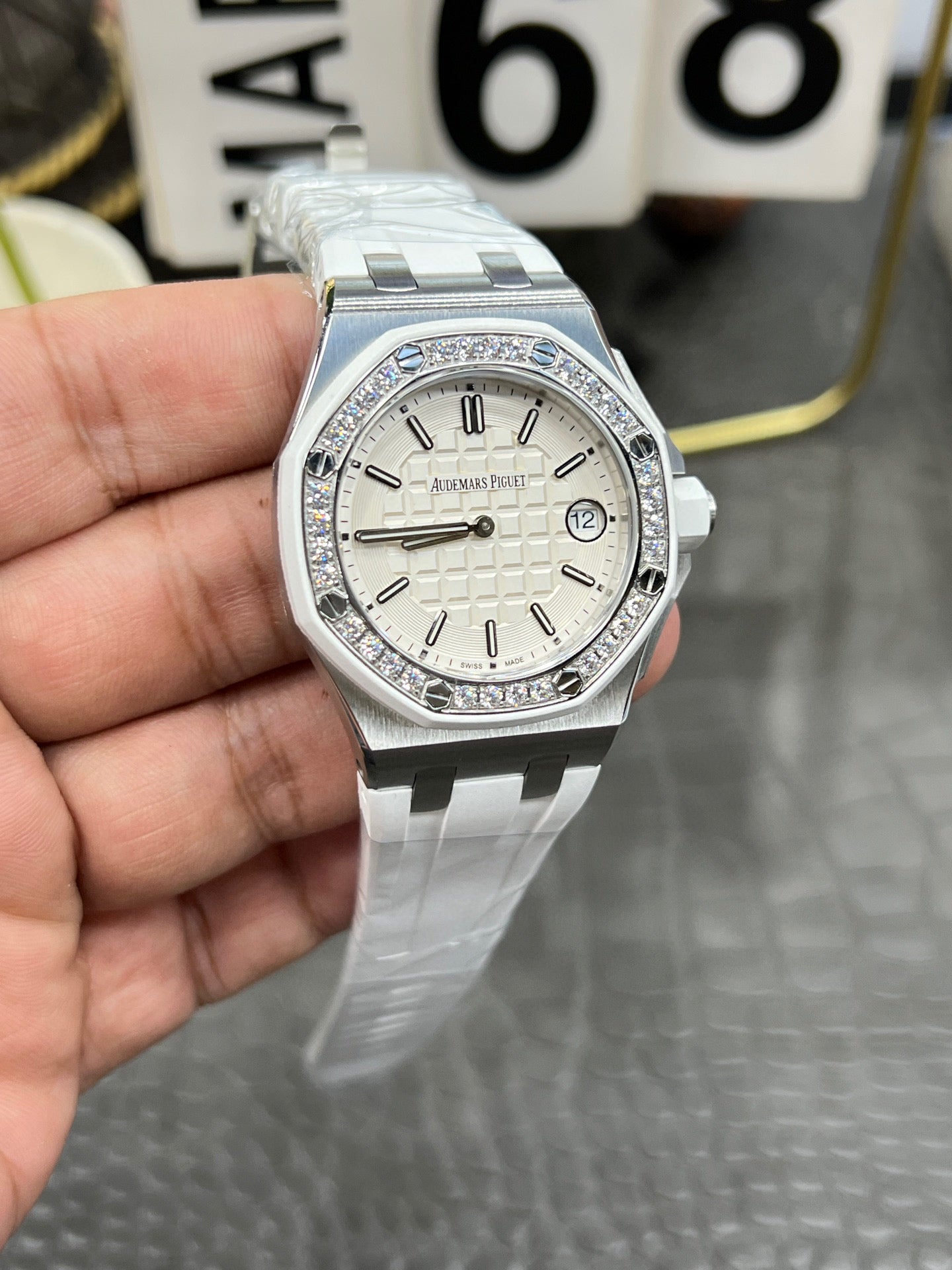 Audemars Piguet Royal Oak Offshore Diver Quartz 37mm – Ref. 67540SK.ZZ.A010CA.01 (White Dial, Diamond-Set Bezel)