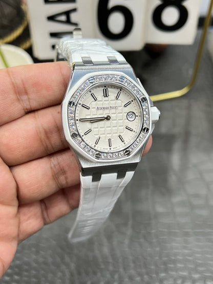 Audemars Piguet Royal Oak Offshore Diver Quartz 37mm – Ref. 67540SK.ZZ.A010CA.01 (White Dial, Diamond-Set Bezel)
