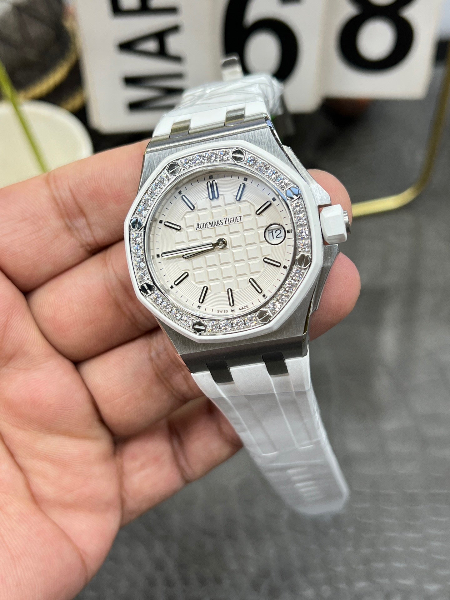 Audemars Piguet Royal Oak Offshore Diver Quartz 37mm – Ref. 67540SK.ZZ.A010CA.01 (White Dial, Diamond-Set Bezel)