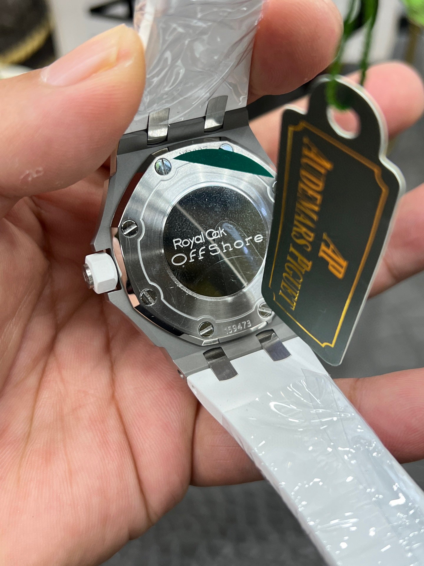 Audemars Piguet Royal Oak Offshore Diver Quartz 37mm – Ref. 67540SK.ZZ.A010CA.01 (White Dial, Diamond-Set Bezel)