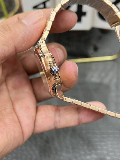 Patek Philippe Nautilus 35.2 mm – Ref. 7118/1R-001