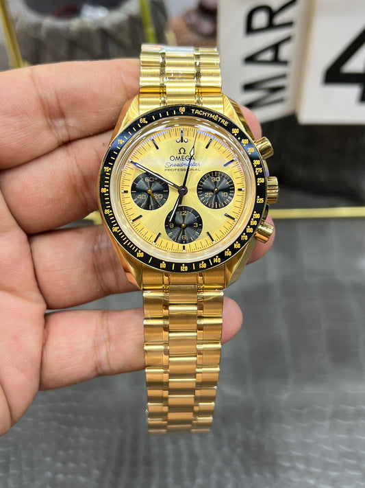Omega Speedmaster 42 mm – Ref. 310.62.42.50.99.001 (Moonshine™ 18K Gold, Panda Dial)