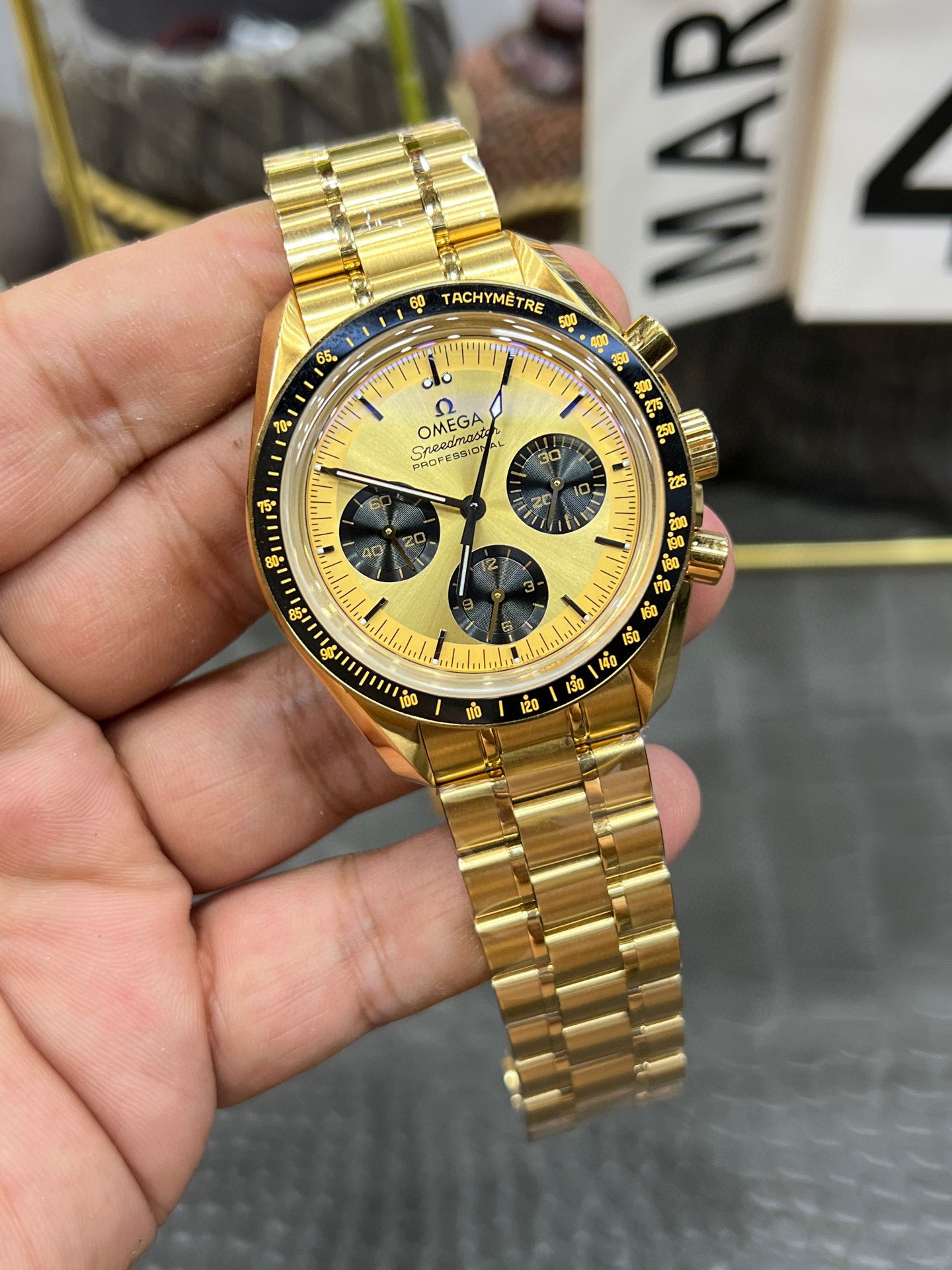 Omega Speedmaster 42 mm – Ref. 310.62.42.50.99.001 (Moonshine™ 18K Gold, Panda Dial)