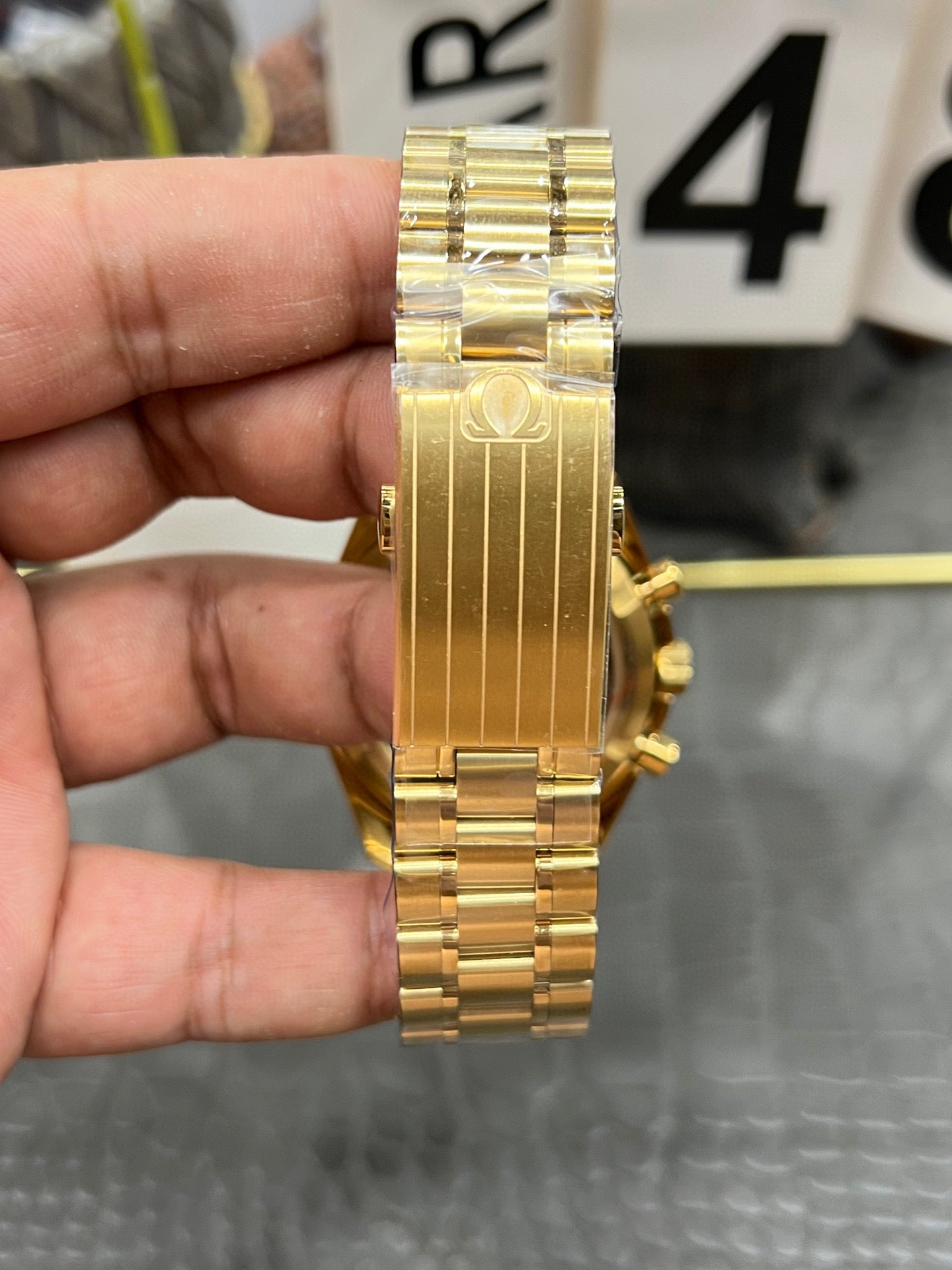 Omega Speedmaster 42 mm – Ref. 310.62.42.50.99.001 (Moonshine™ 18K Gold, Panda Dial)
