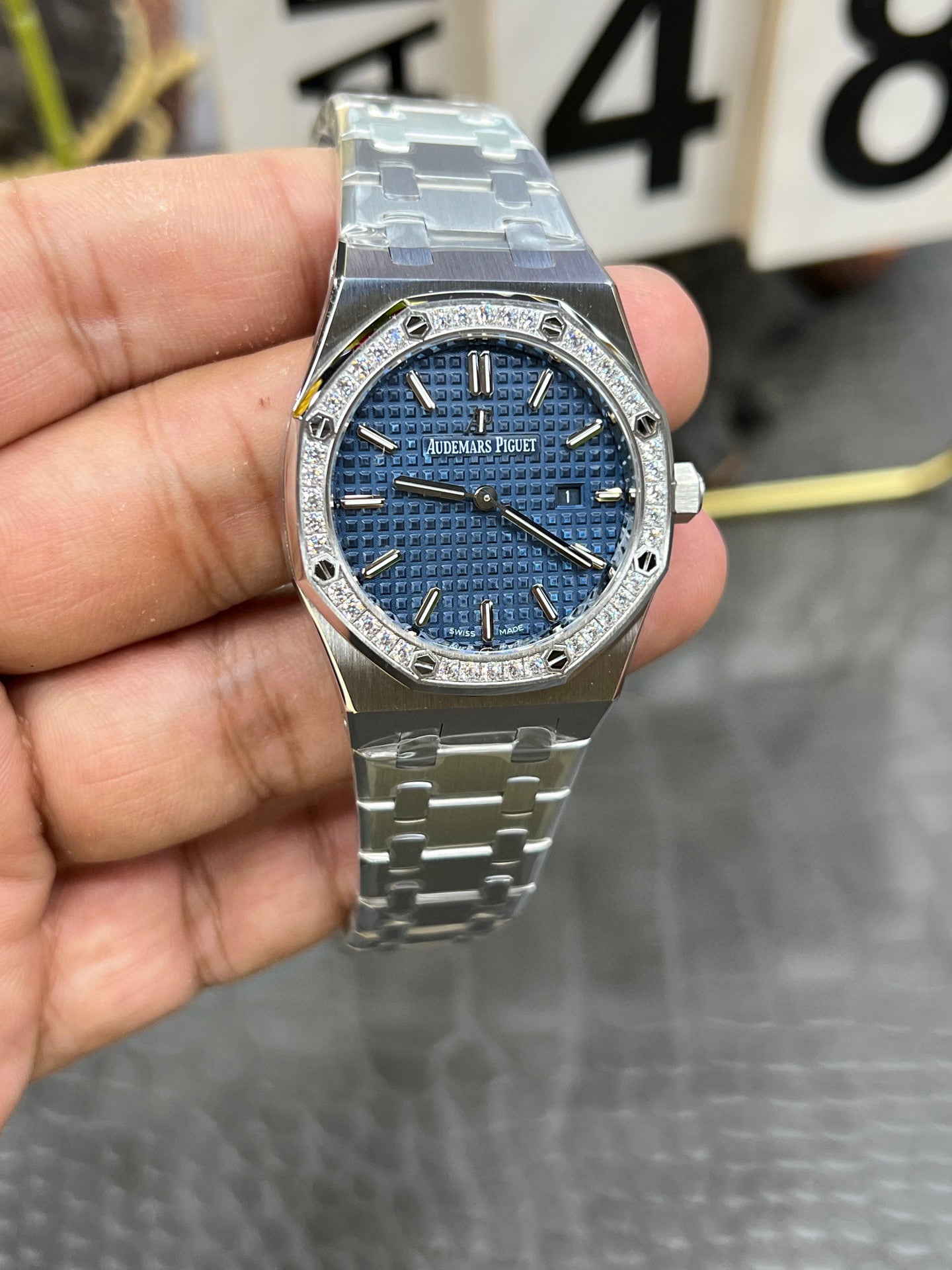 Audemars Piguet Royal Oak 37 mm – Ref. 67651IP