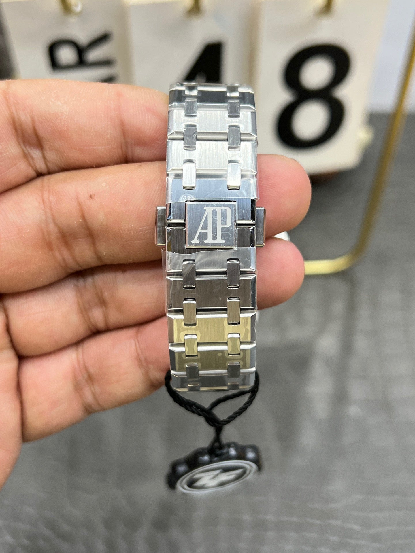 Audemars Piguet Royal Oak 37 mm – Ref. 67651IP