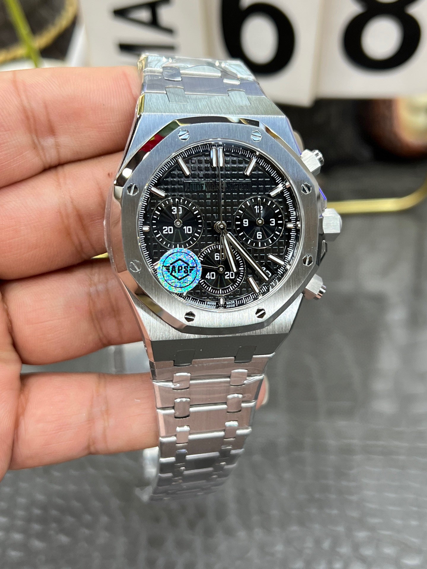 ChatGPT 说：  Audemars Piguet Royal Oak Chronograph 41 mm – Ref. 26240ST.OO.1320ST.06