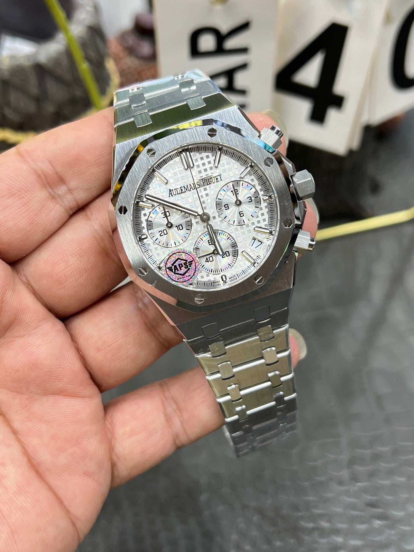 ChatGPT 说：  Audemars Piguet Royal Oak Chronograph 41 mm – Ref. 26240ST.OO.1320ST.07