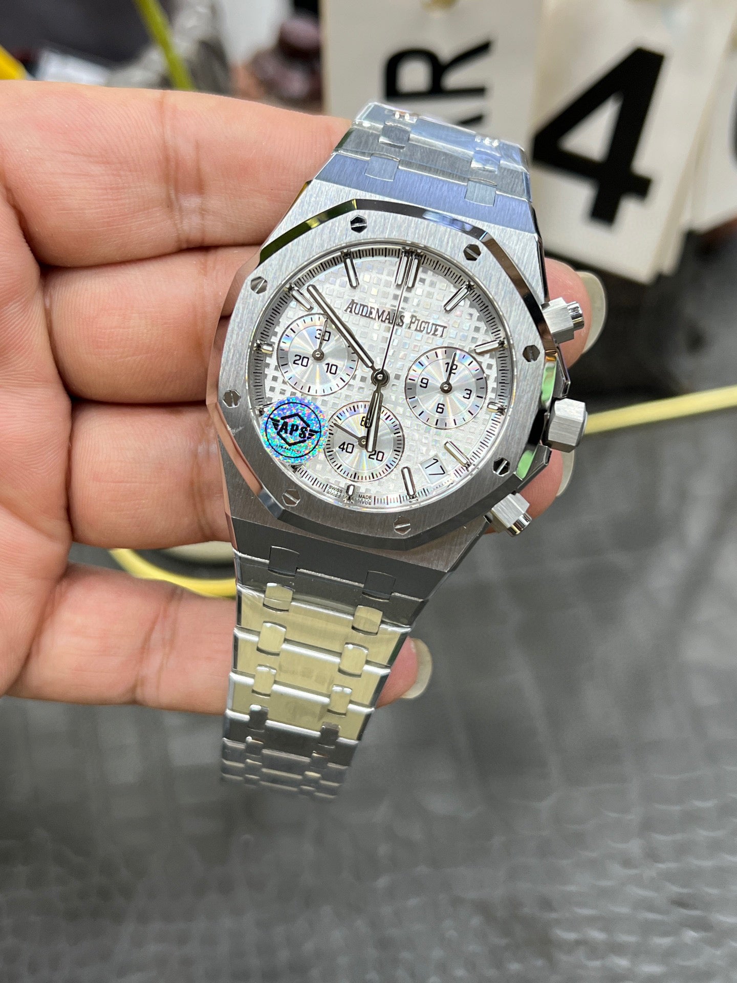 ChatGPT 说：  Audemars Piguet Royal Oak Chronograph 41 mm – Ref. 26240ST.OO.1320ST.07