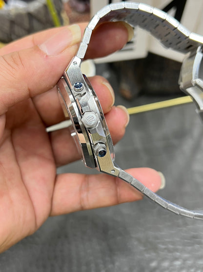 ChatGPT 说：  Audemars Piguet Royal Oak Chronograph 41 mm – Ref. 26240ST.OO.1320ST.07