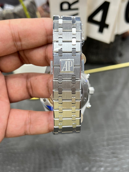 ChatGPT 说：  Audemars Piguet Royal Oak Chronograph 41 mm – Ref. 26240ST.OO.1320ST.07