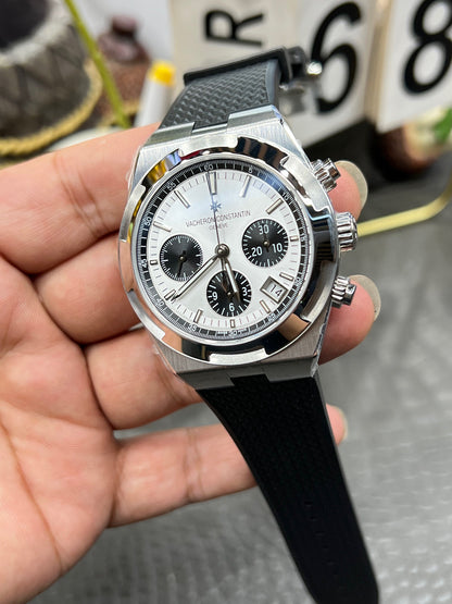 江诗丹顿 5500V110AB075 ChatGPT 说：  Vacheron Constantin Overseas Self-Winding 41 mm – Ref. 5500V/110A-B075