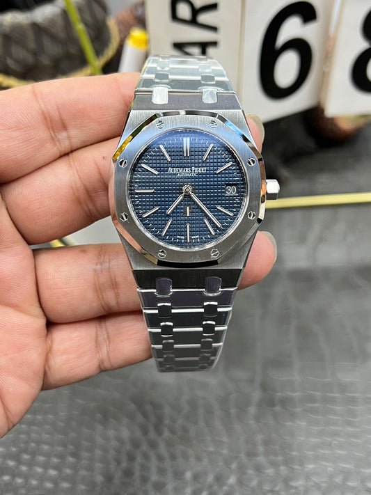 Audemars Piguet Royal Oak “Jumbo” Extra-Thin 39 mm – Ref. 16202ST.OO.1240ST.02