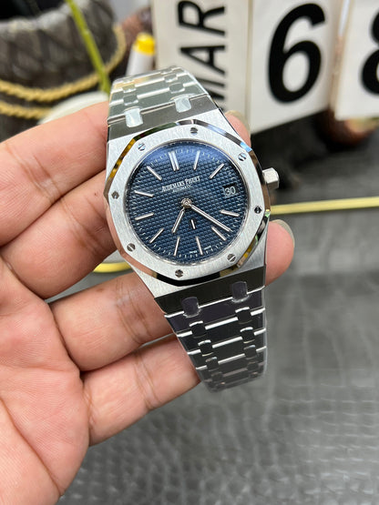 Audemars Piguet Royal Oak “Jumbo” Extra-Thin 39 mm – Ref. 16202ST.OO.1240ST.02