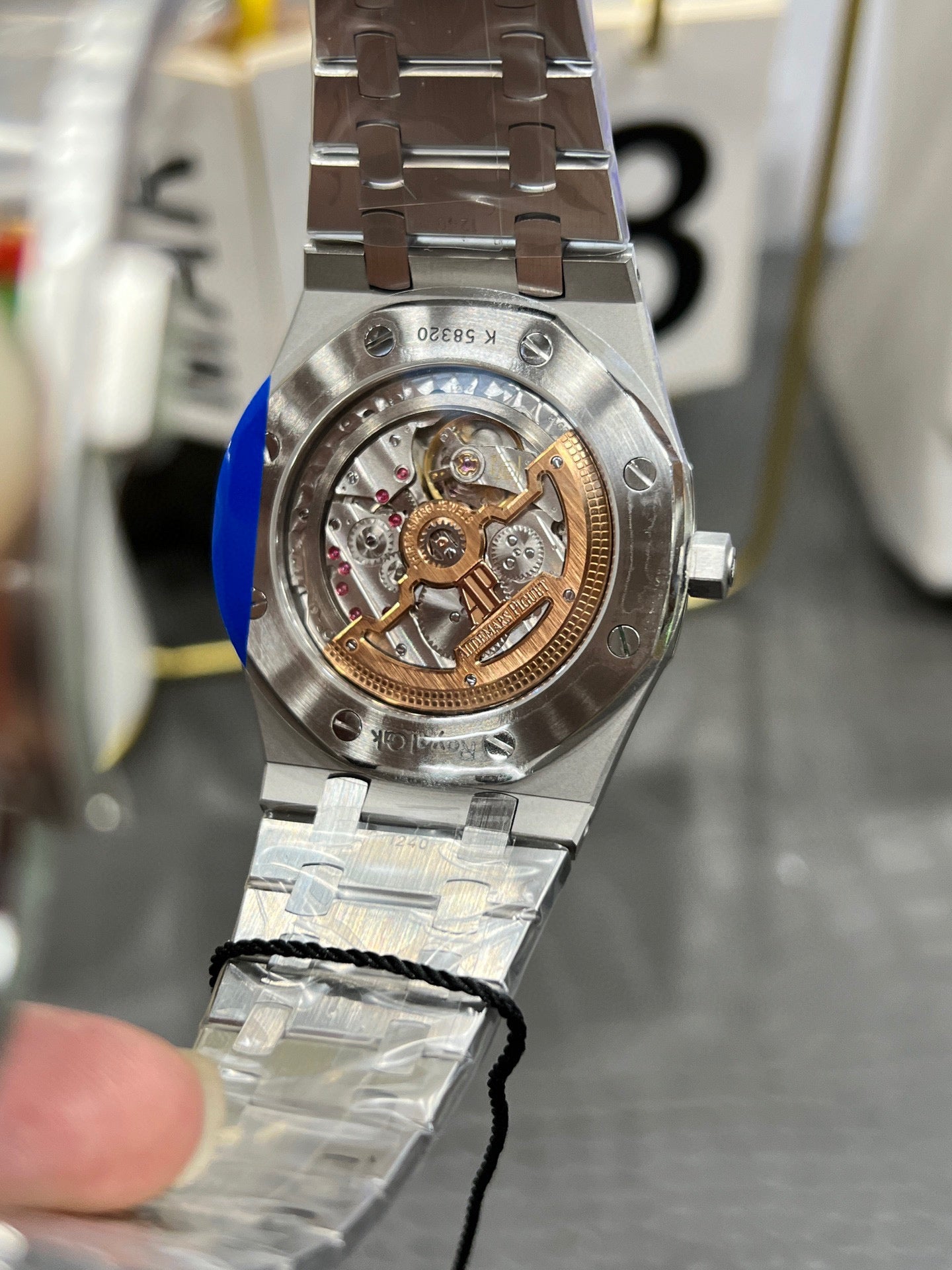 Audemars Piguet Royal Oak “Jumbo” Extra-Thin 39 mm – Ref. 16202ST.OO.1240ST.02