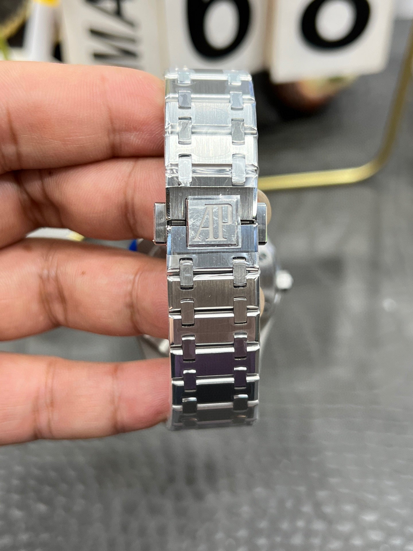 Audemars Piguet Royal Oak “Jumbo” Extra-Thin 39 mm – Ref. 16202ST.OO.1240ST.02