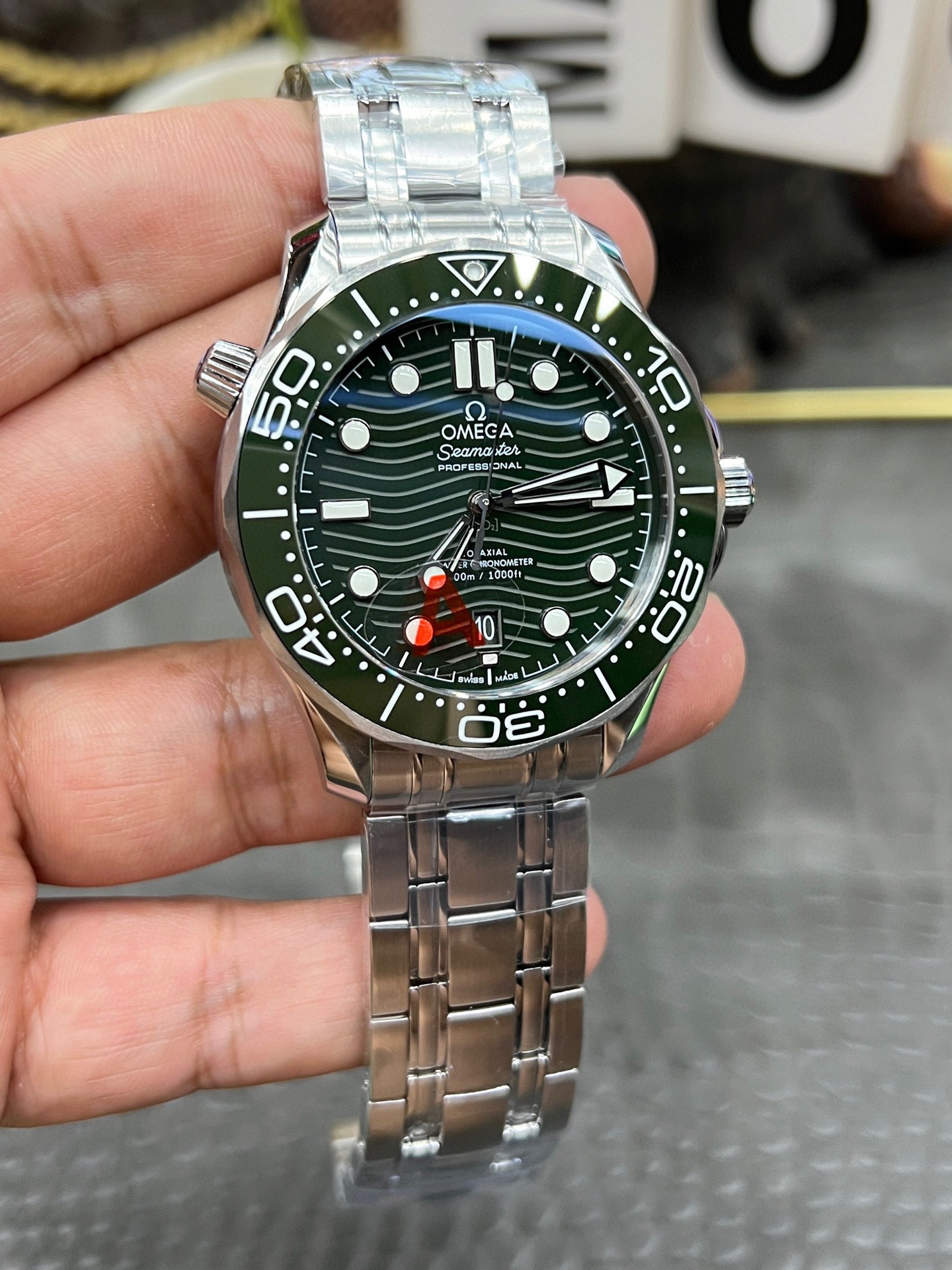 Omega Seamaster Diver 300M Co-Axial Master Chronometer 42 mm – Ref. 210.30.42.20.01.001