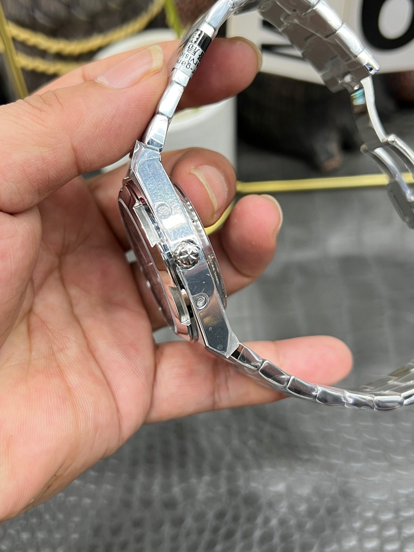 Vacheron Constantin Overseas Perpetual Calendar Ultra-Thin Skeleton 41.5 mm – Ref. 4300V/220G-B946