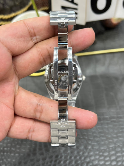 Vacheron Constantin Overseas Perpetual Calendar Ultra-Thin Skeleton 41.5 mm – Ref. 4300V/220G-B946