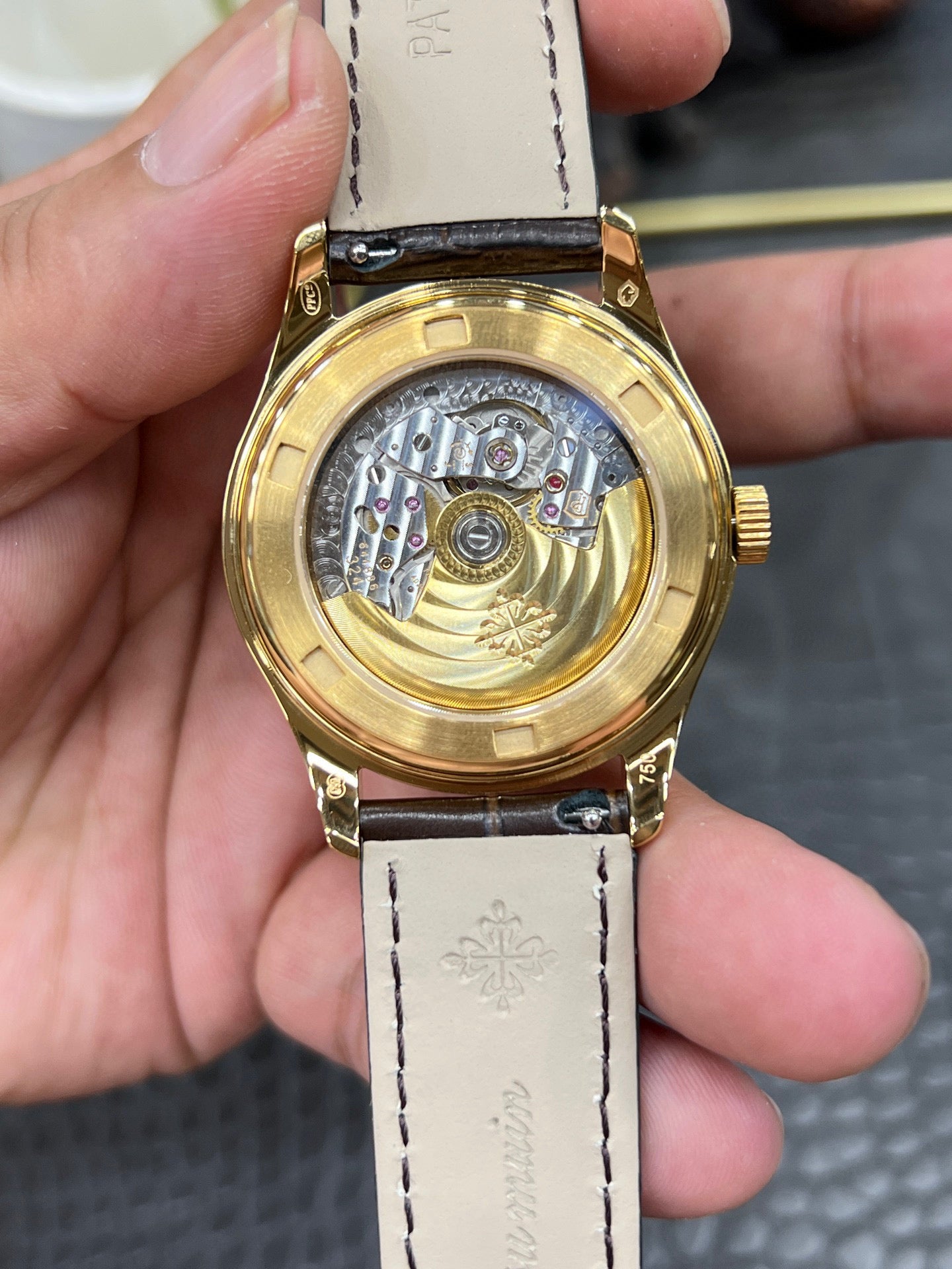 Patek Philippe Annual Calendar Moonphase 39 mm – Ref. 5146R-001