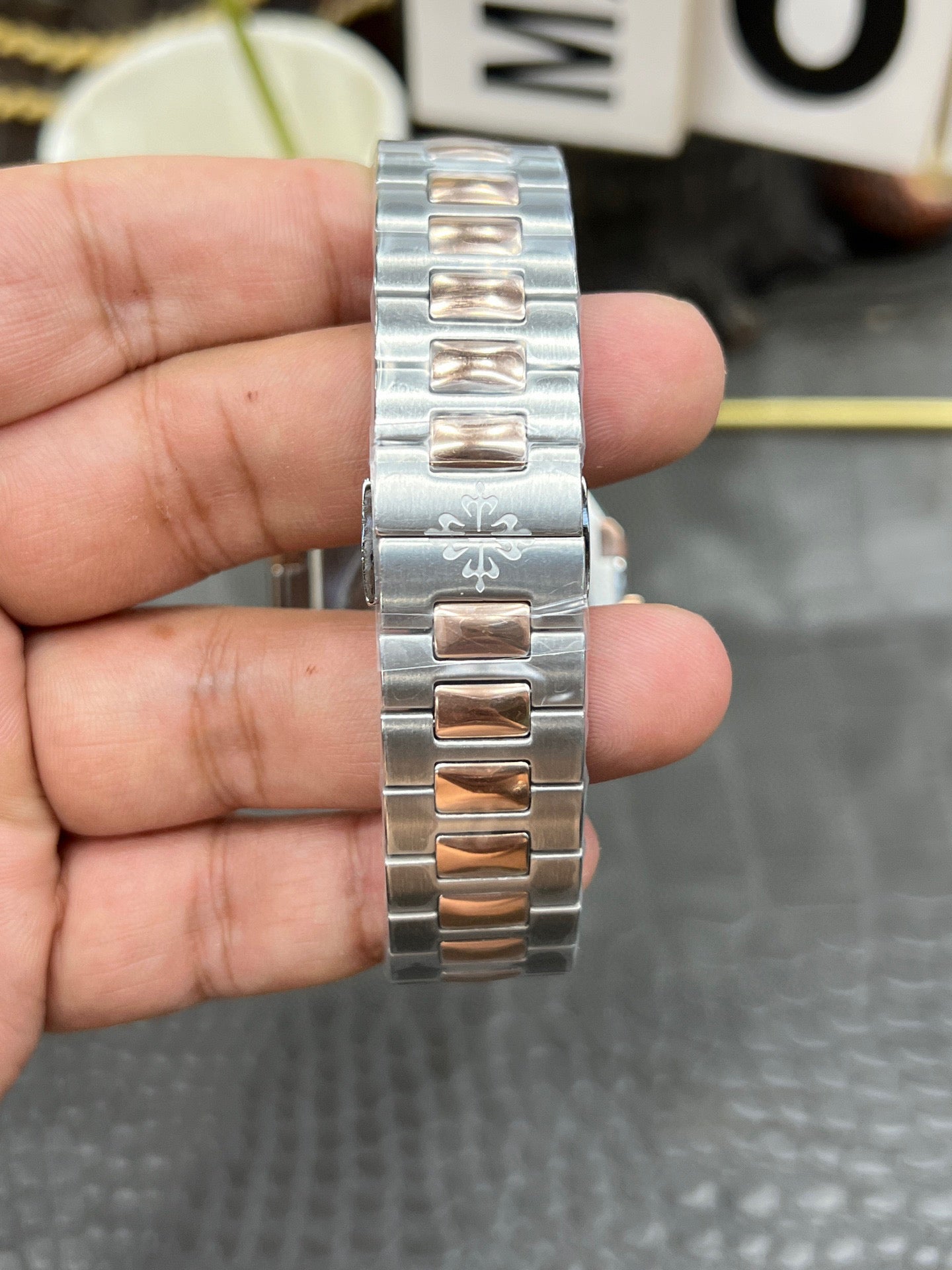 Patek Philippe Nautilus 45 mm – Ref. 5821/1AR-001