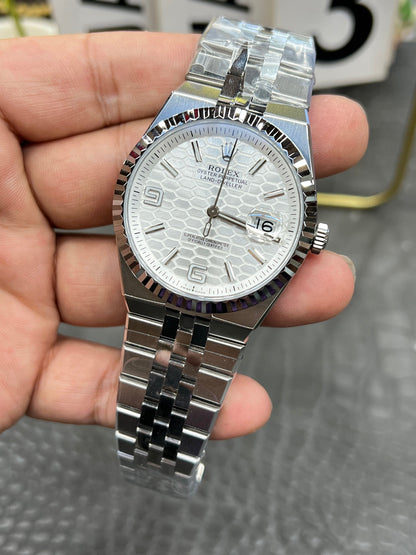 Rolex Land-Dweller 40 Ref. M127334-0001 “40mm White Rolesor / Intense White Honeycomb Dia