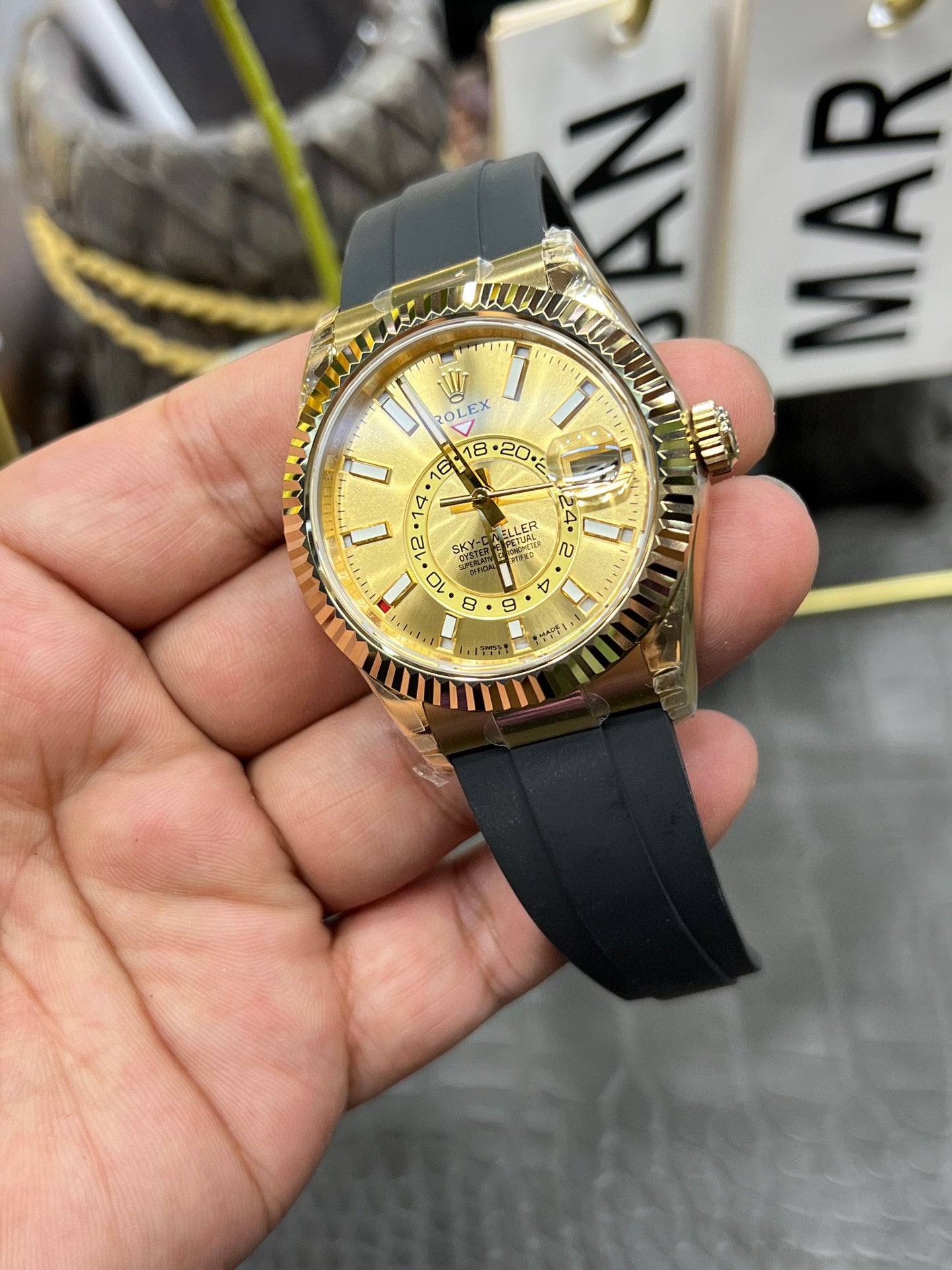 Rolex Sky-Dweller Ref. M336238-0001 “42mm Yellow Gold / Champagne Dial / Oysterflex