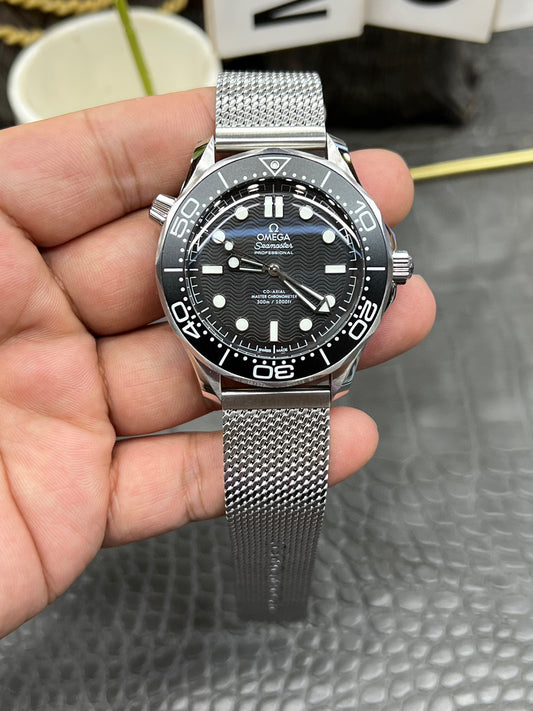 Omega Seamaster Diver 300M Ref. 210.30.42.20.01.010 “42mm Steel / Black Dial No-Date