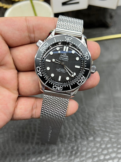 Omega Seamaster Diver 300M Ref. 210.30.42.20.01.010 “42mm Steel / Black Dial No-Date