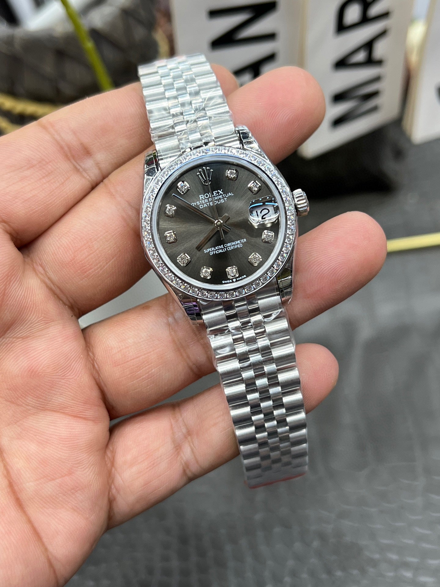 Rolex Datejust 31 Ref. 278384RBR-0010 “31mm White Rolesor / Dark Grey Diamond-Dial