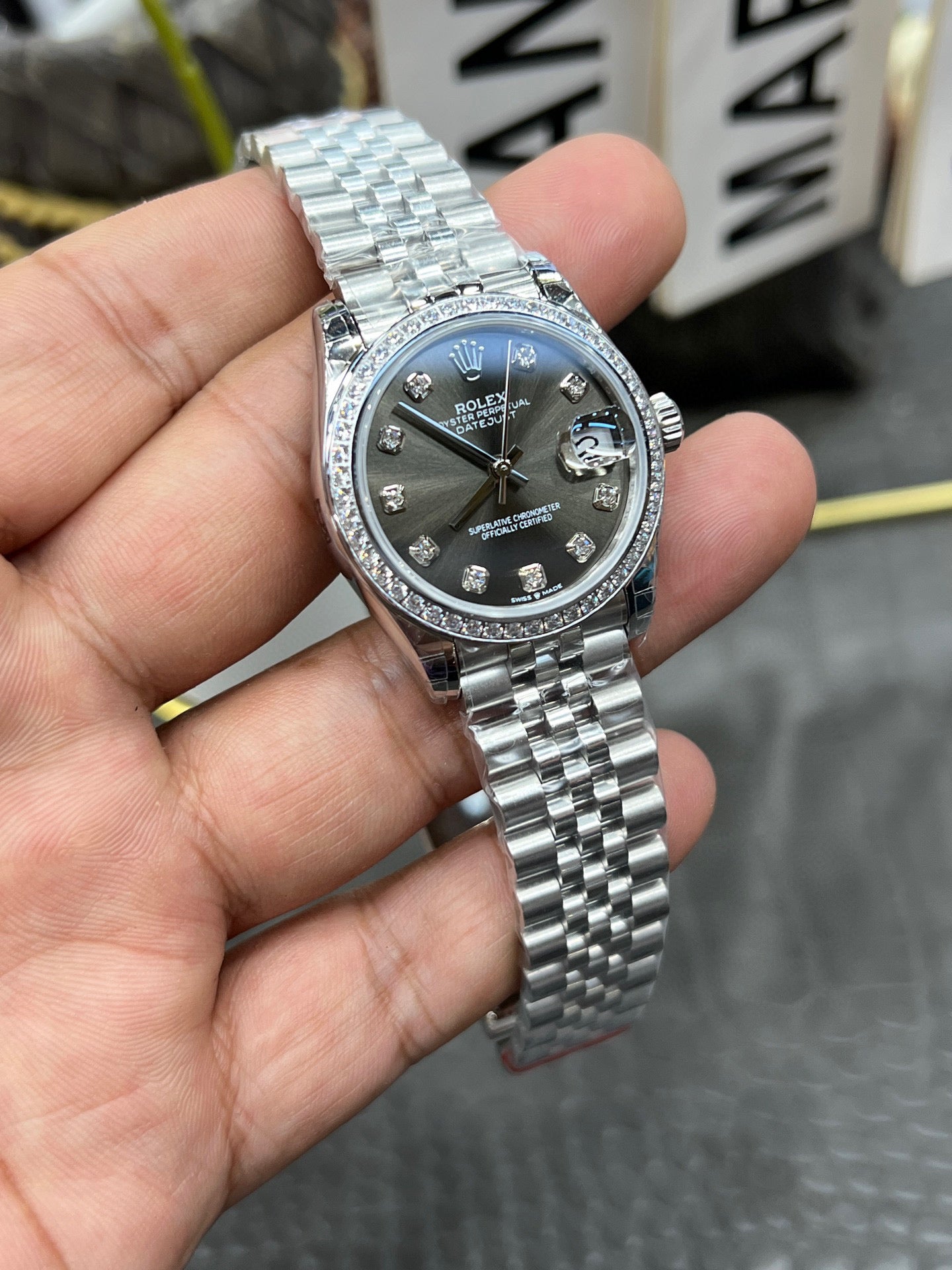 Rolex Datejust 31 Ref. 278384RBR-0010 “31mm White Rolesor / Dark Grey Diamond-Dial