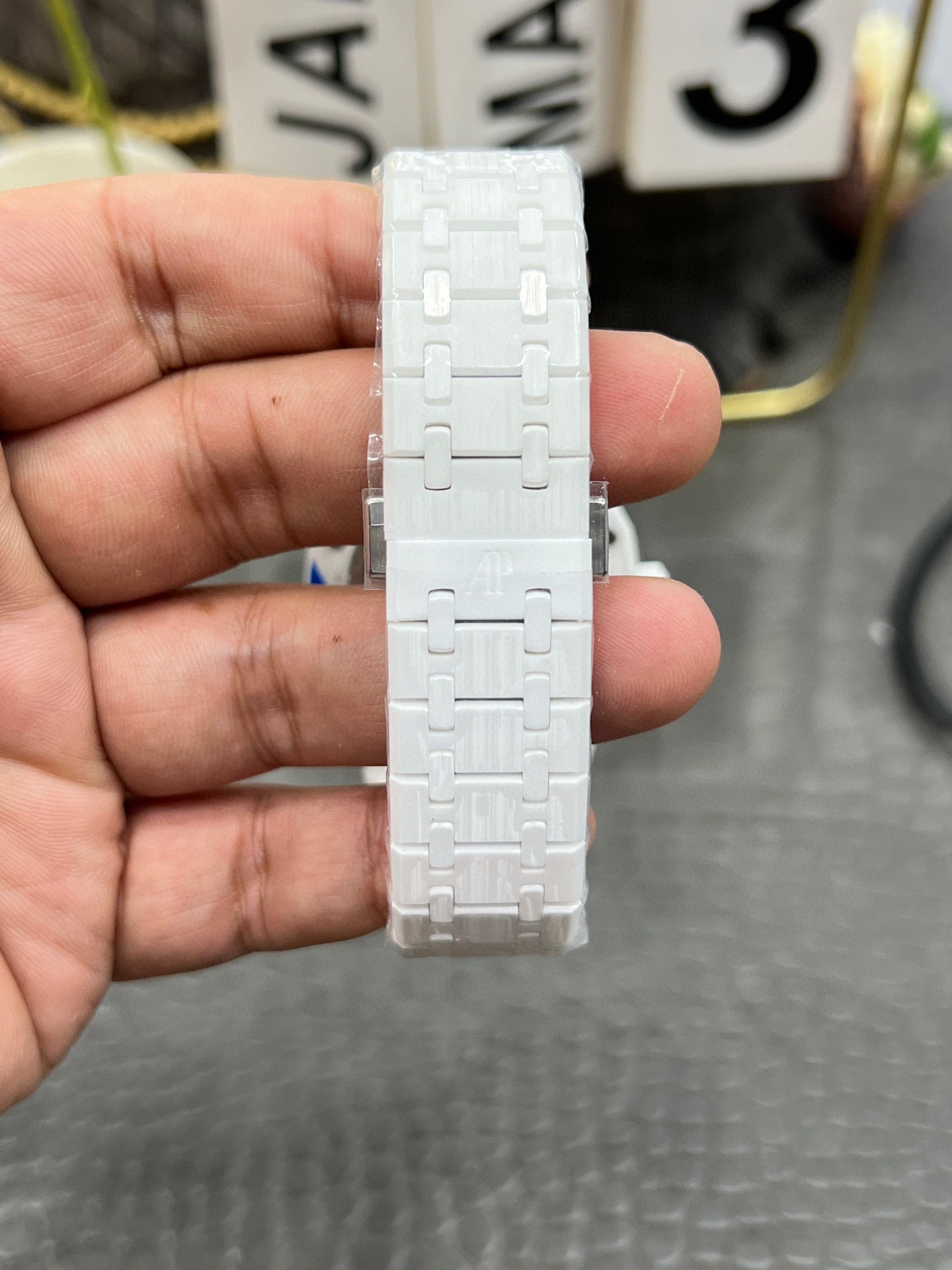 Audemars Piguet Royal Oak Ref. 15500ST.OO.1220ST.04 “41mm White Dial / Stainless Steel