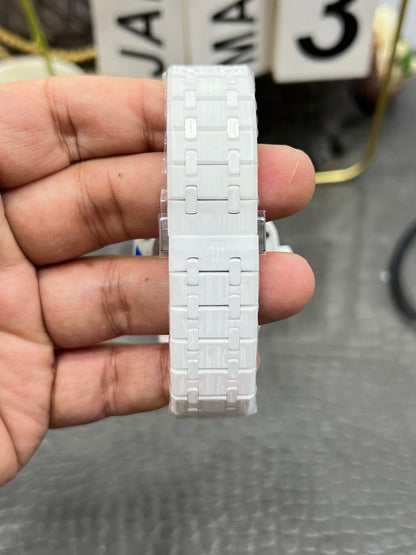 Audemars Piguet Royal Oak Ref. 15500ST.OO.1220ST.04 “41mm White Dial / Stainless Steel