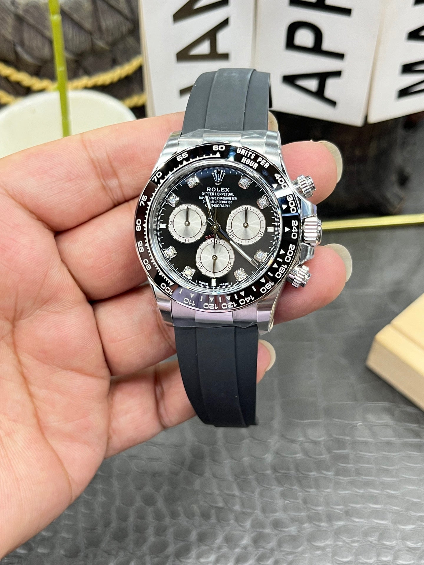 Rolex Cosmograph Daytona Ref. M126519LN-0004 “40mm 18 ct White Gold / Diamond-Set Bright Black Dial