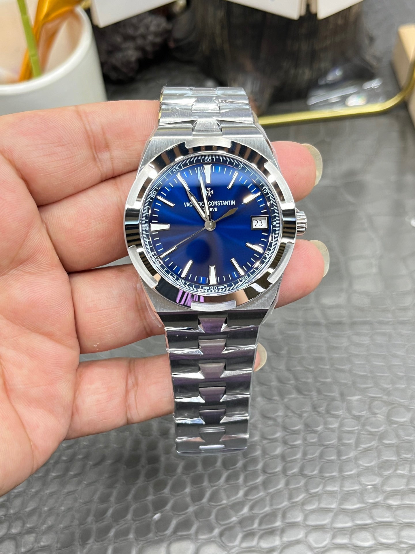 Vacheron Constantin Overseas Ref. 4500V/110A-B128 “41mm Stainless Steel / Blue Dial
