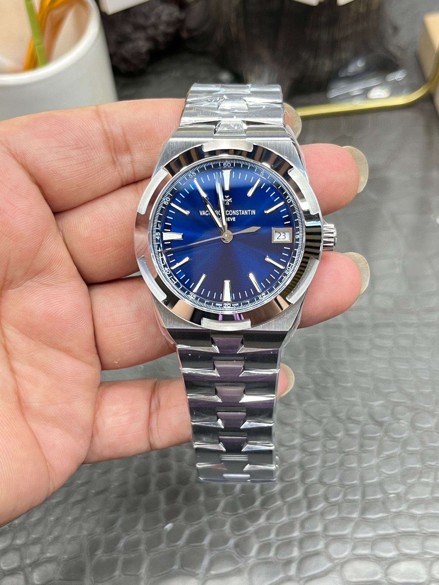 Vacheron Constantin Overseas Ref. 4500V/110A-B128 “41mm Stainless Steel / Blue Dial