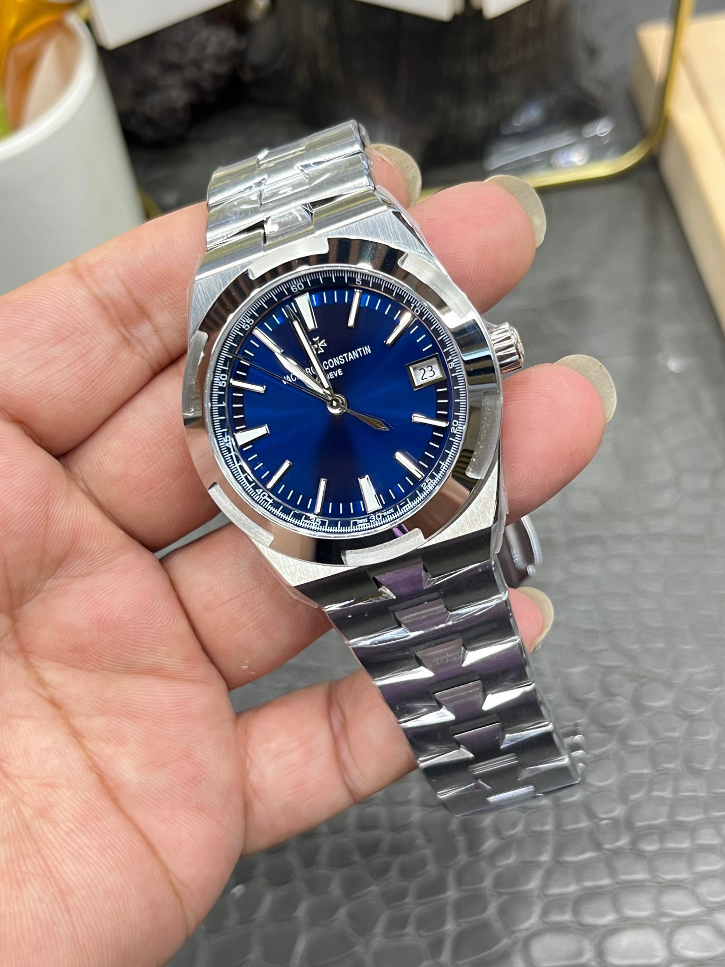 Vacheron Constantin Overseas Ref. 4500V/110A-B128 “41mm Stainless Steel / Blue Dial