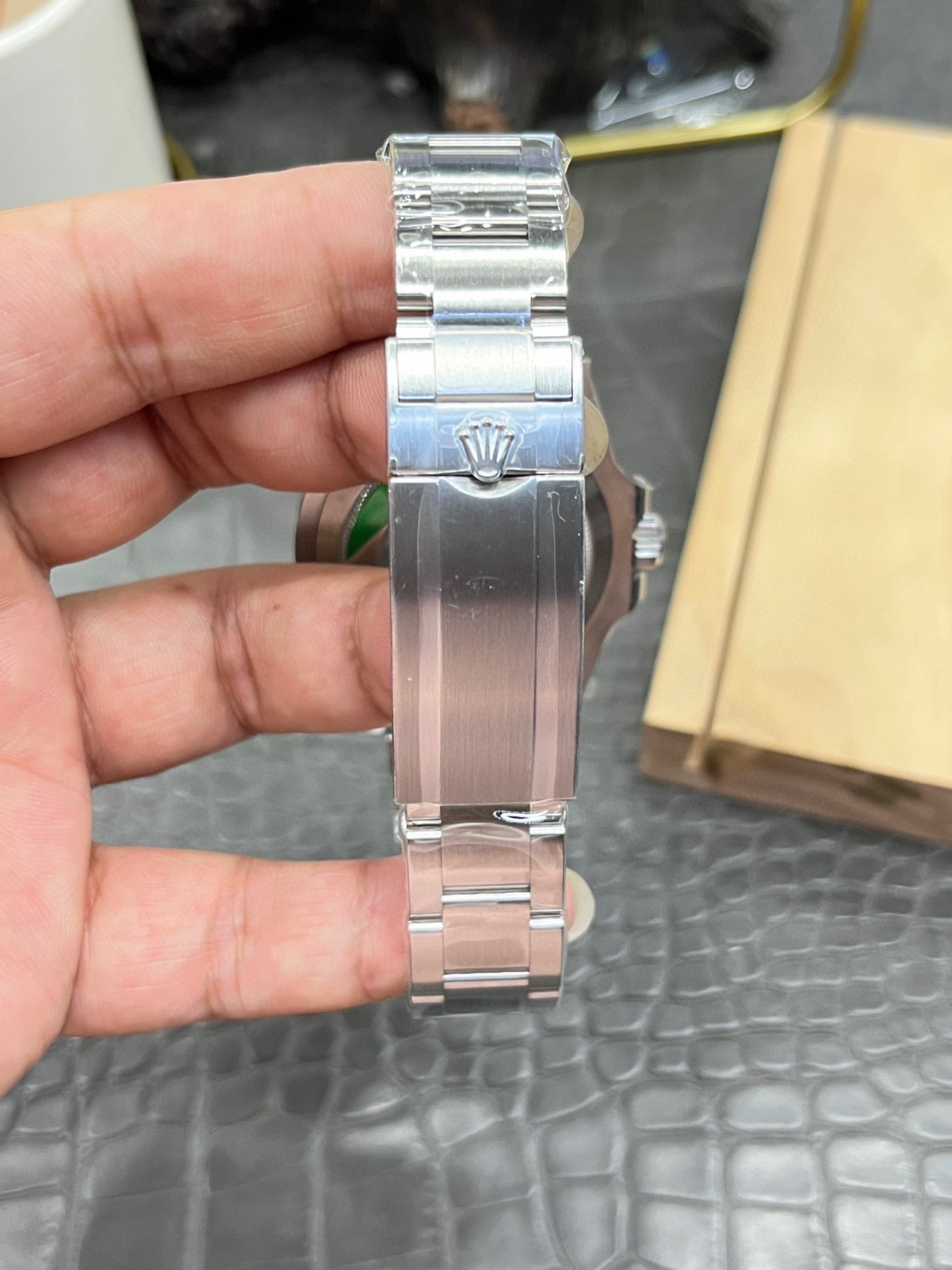 Rolex Submariner Date Ref. 116610LV-0002 “40mm Stainless Steel / Green Dial & Bezel