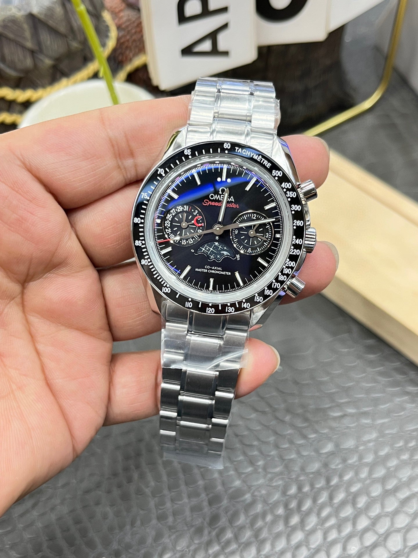 Omega Speedmaster Moonphase Master Chronometer Chronograph 304.30.44.52.01.001