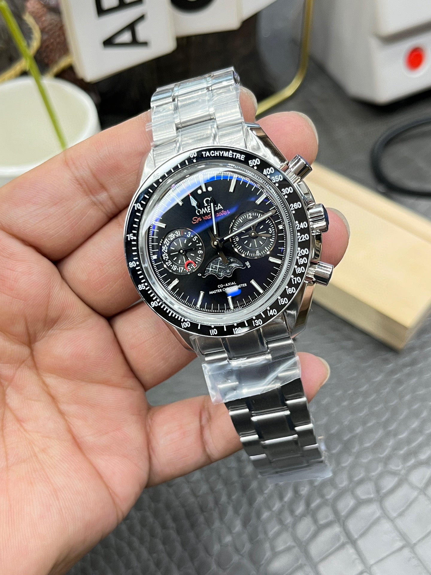 Omega Speedmaster Moonphase Master Chronometer Chronograph 304.30.44.52.01.001