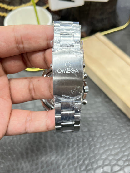 Omega Speedmaster Moonphase Master Chronometer Chronograph 304.30.44.52.01.001