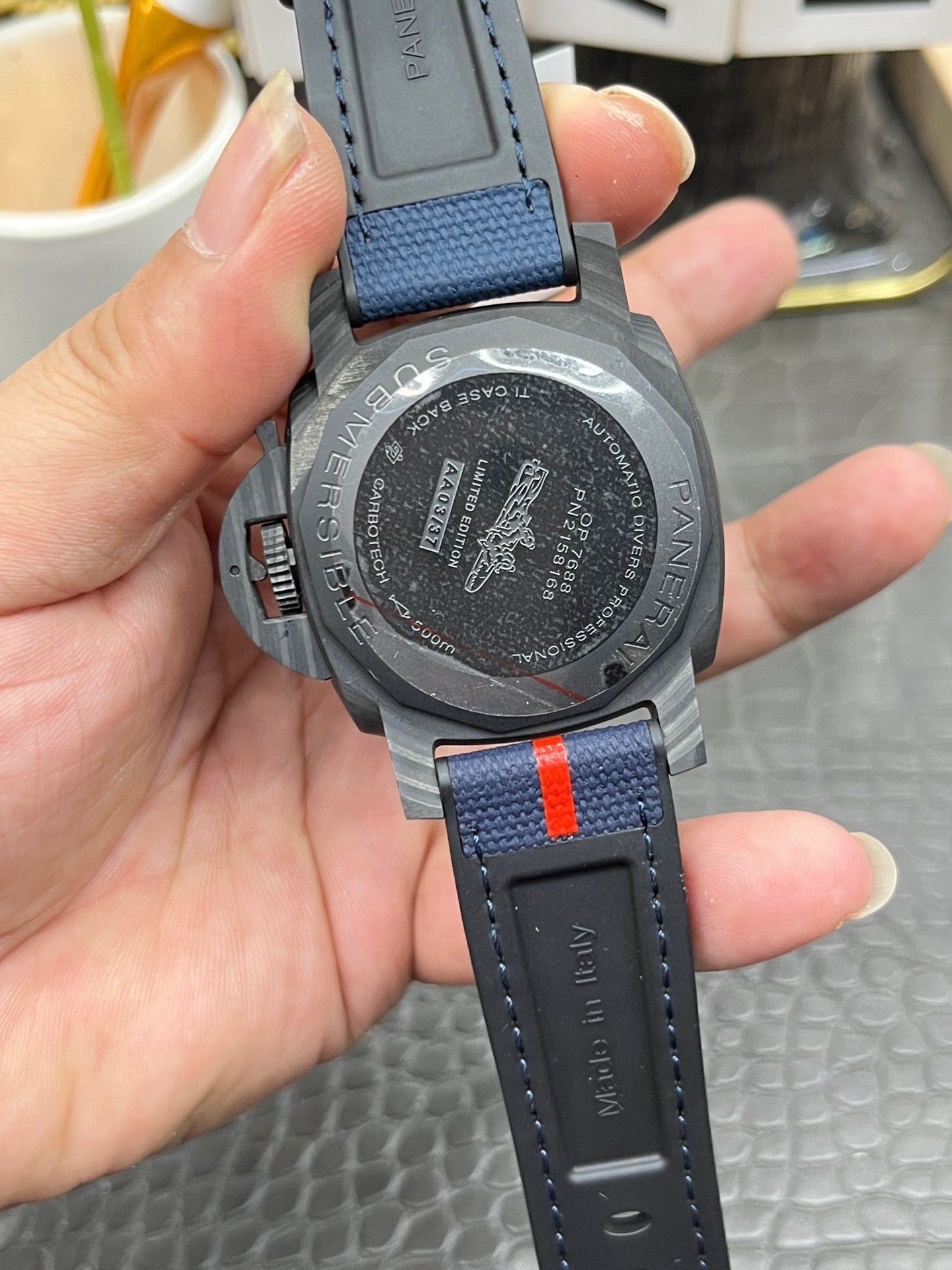 Panerai Submersible Luna Rossa Carbotech PAM01563