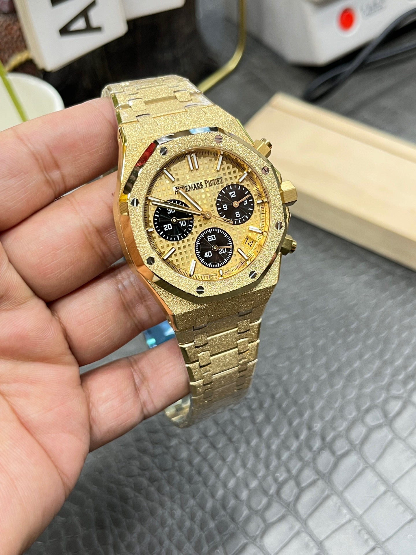 Audemars Piguet Royal Oak Selfwinding Chronograph 26240BA.GG.1324BA.01