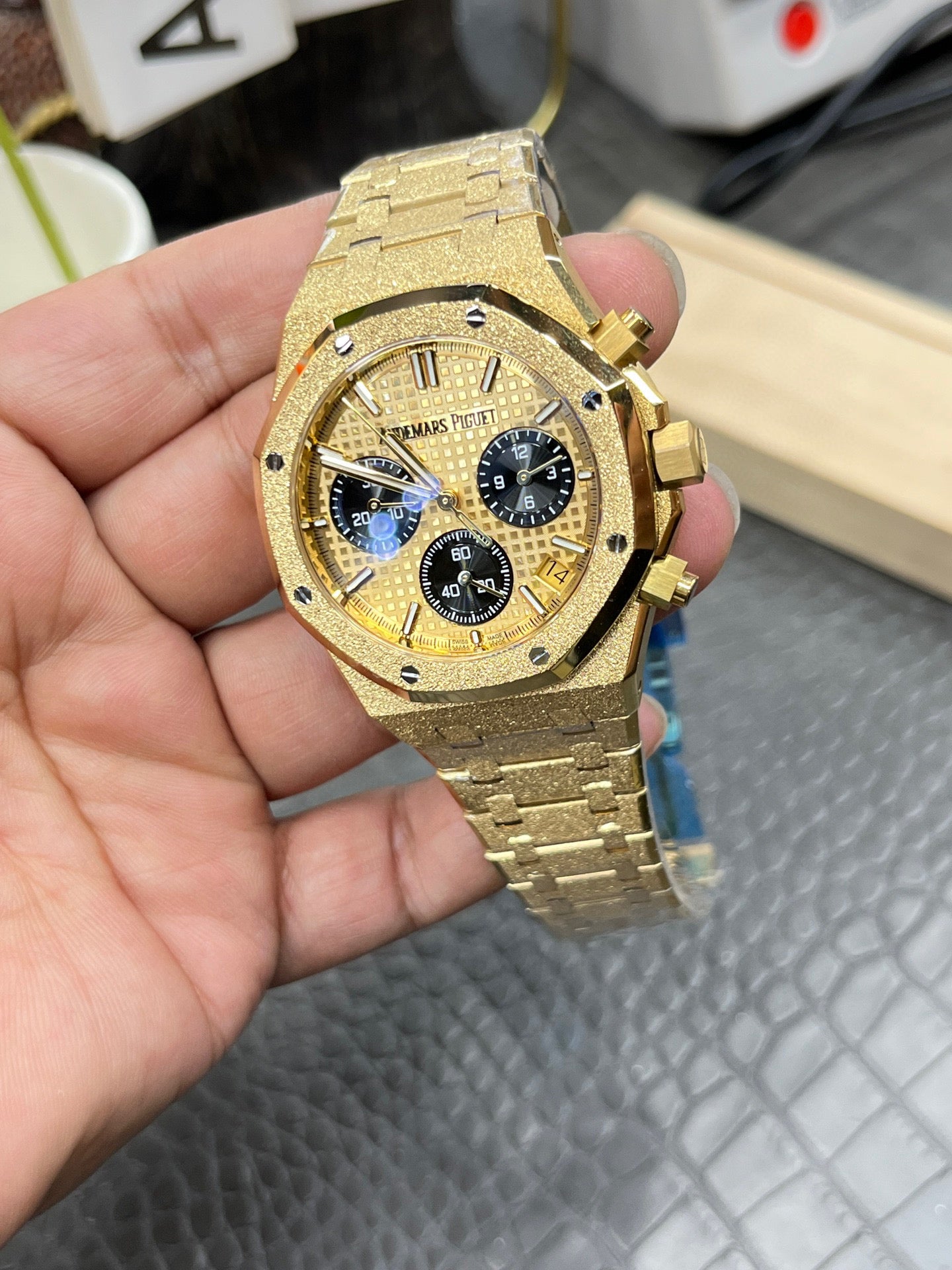 Audemars Piguet Royal Oak Selfwinding Chronograph 26240BA.GG.1324BA.01